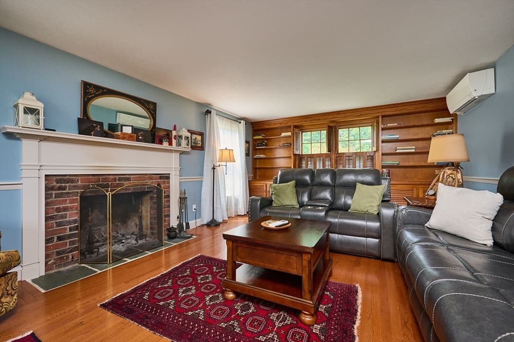Single Family Residence at 35 Meadow Lane, Greenfield MA 01301, Greenfield, photo 6 of 42