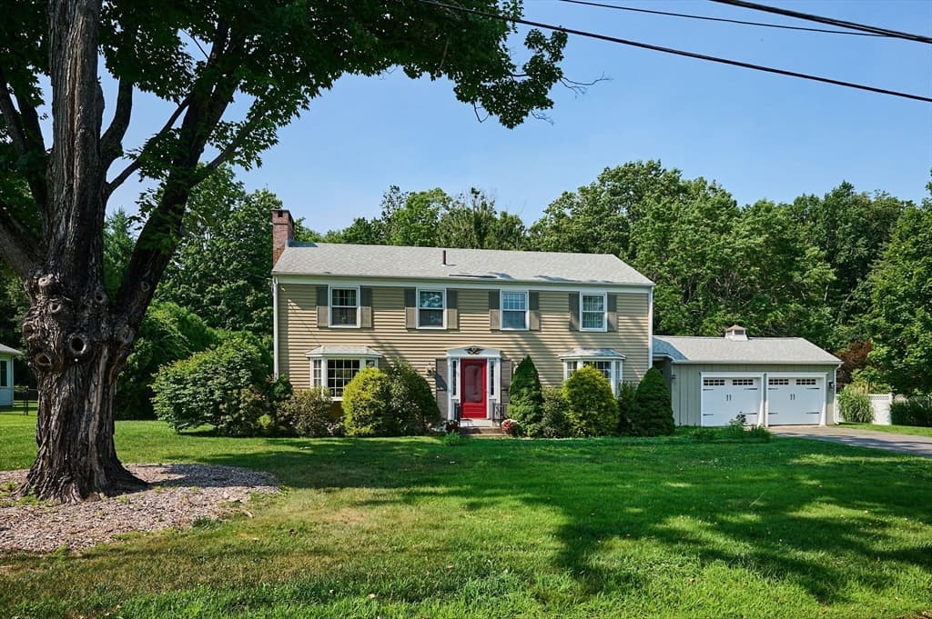 35 Meadow Lane, Greenfield MA 01301