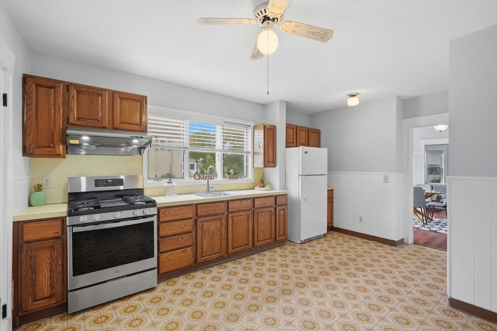 2 Family - 2 Units Up/Down at 90-92 Thorndike St, Arlington MA 02474, Arlington, photo 14 of 42