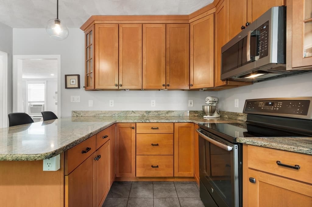 Single Family Residence at 804 Main Street, Lynnfield MA 01940, Lynnfield, photo 7 of 42