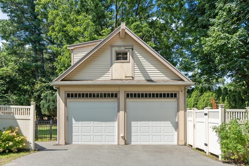 Single Family Residence at 804 Main Street, Lynnfield MA 01940, Lynnfield, photo 4 of 42