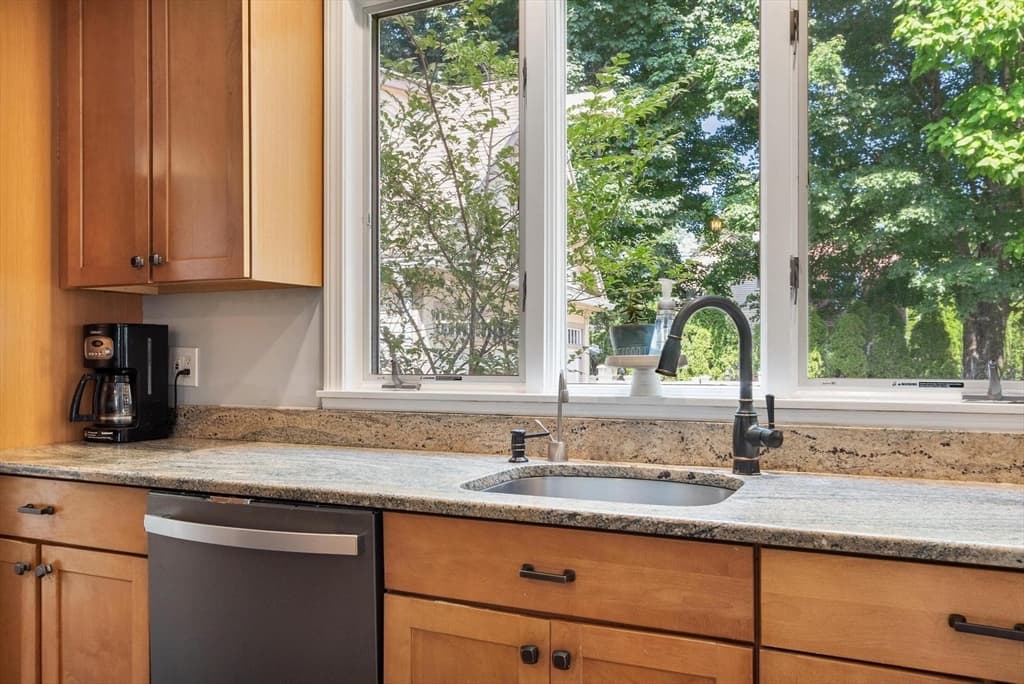 Single Family Residence at 804 Main Street, Lynnfield MA 01940, Lynnfield, photo 8 of 42