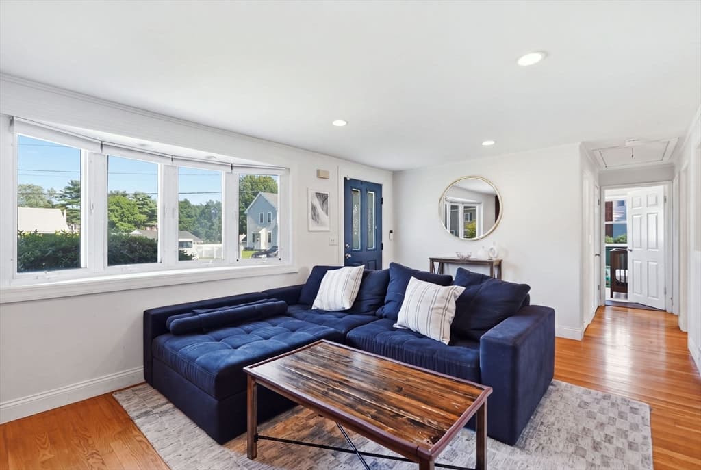 Single Family Residence at 16 Robert Ave, Woburn MA 01801, Woburn, photo 5 of 38