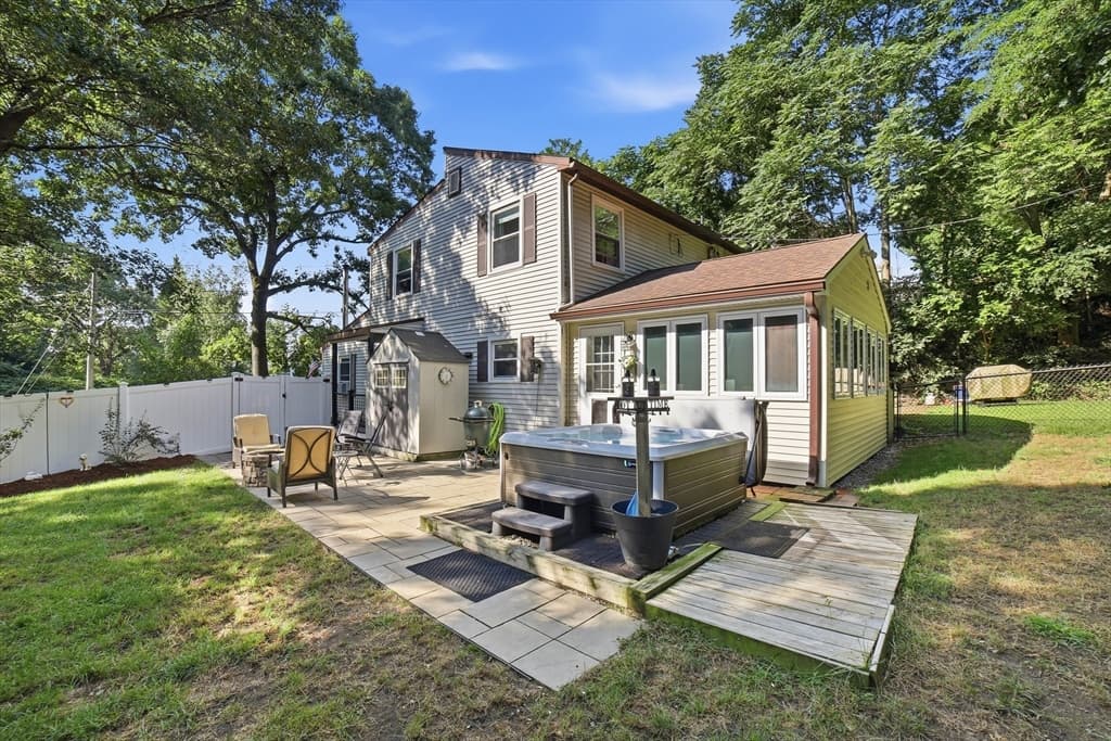 Single Family Residence at 31-A Belcourt Rd, Worcester MA 01605, Worcester, photo 2 of 42