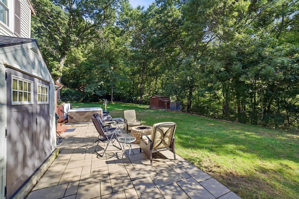 Single Family Residence at 31-A Belcourt Rd, Worcester MA 01605, Worcester, photo 7 of 42