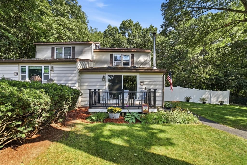 31-A Belcourt Rd, Worcester MA 01605