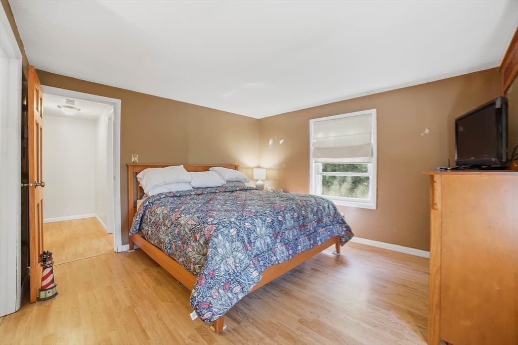 Single Family Residence at 31-A Belcourt Rd, Worcester MA 01605, Worcester, photo 30 of 42