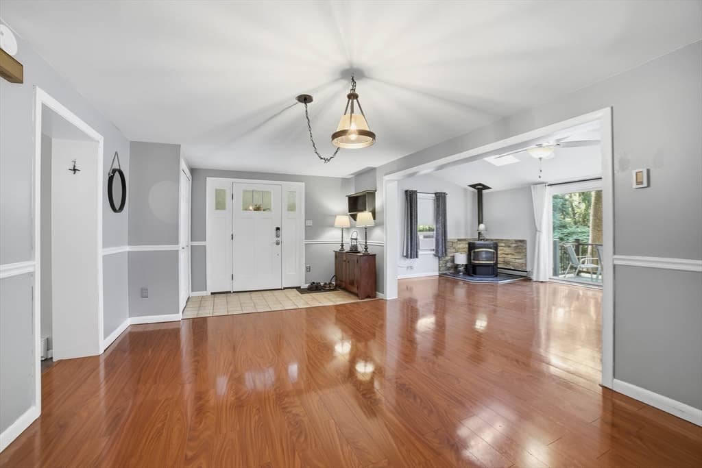 Single Family Residence at 31-A Belcourt Rd, Worcester MA 01605, Worcester, photo 14 of 42