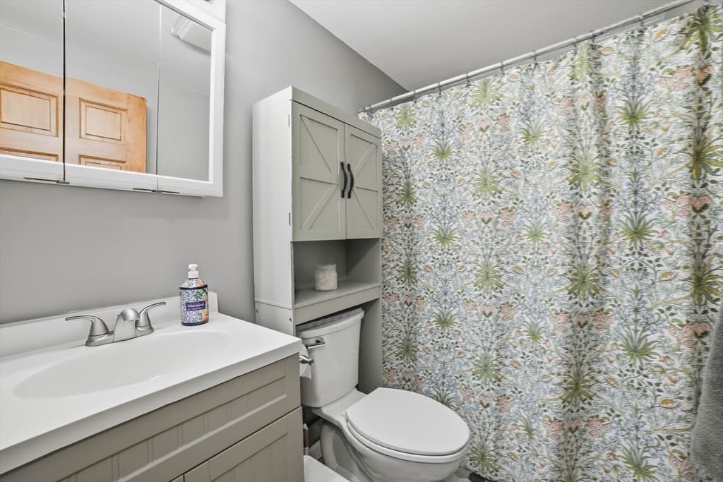 Single Family Residence at 31-A Belcourt Rd, Worcester MA 01605, Worcester, photo 37 of 42