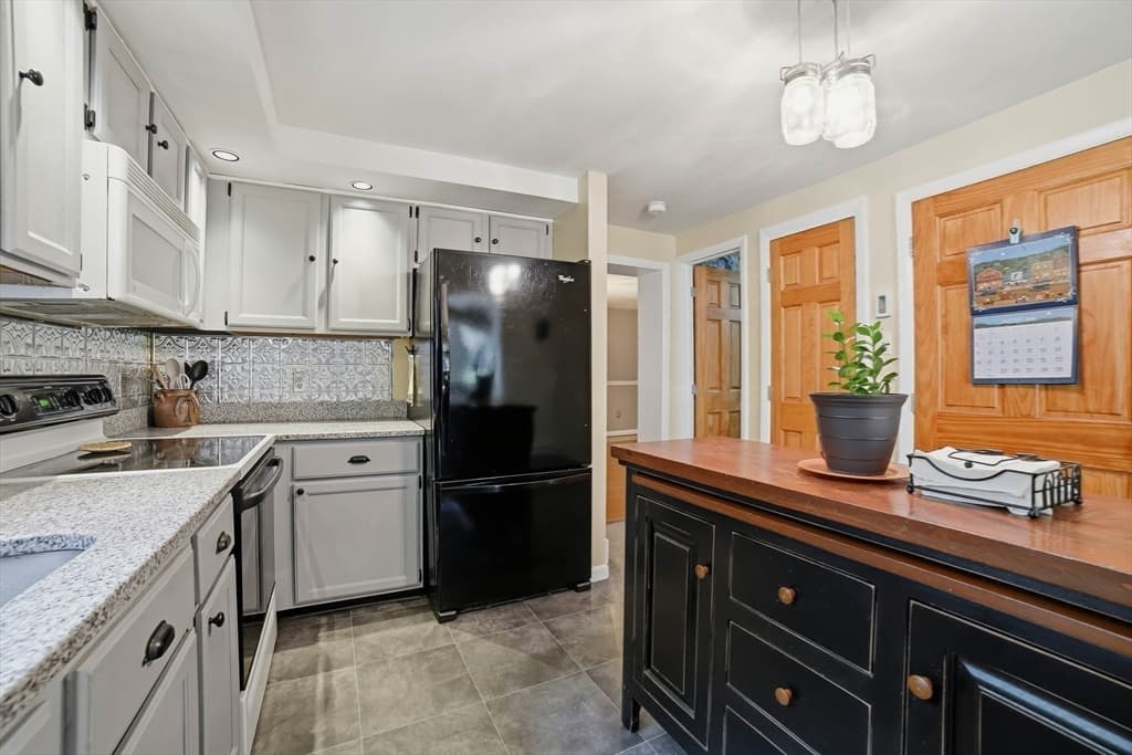 Single Family Residence at 31-A Belcourt Rd, Worcester MA 01605, Worcester, photo 21 of 42