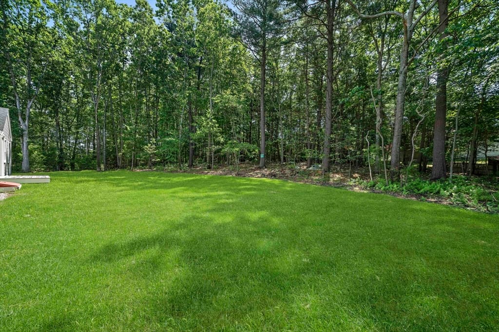 Single Family Residence at 4 Clarendon Circle, Holbrook MA 02343, Holbrook, photo 30 of 39