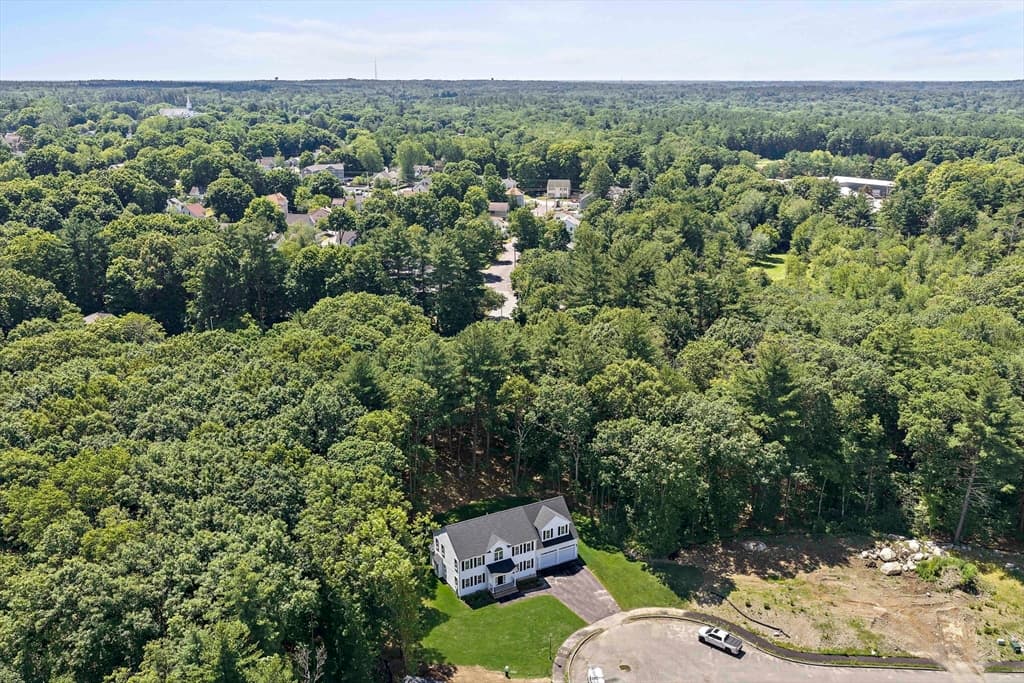 Single Family Residence at 4 Clarendon Circle, Holbrook MA 02343, Holbrook, photo 34 of 39