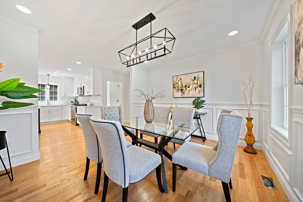 Single Family Residence at 4 Clarendon Circle, Holbrook MA 02343, Holbrook, photo 8 of 39