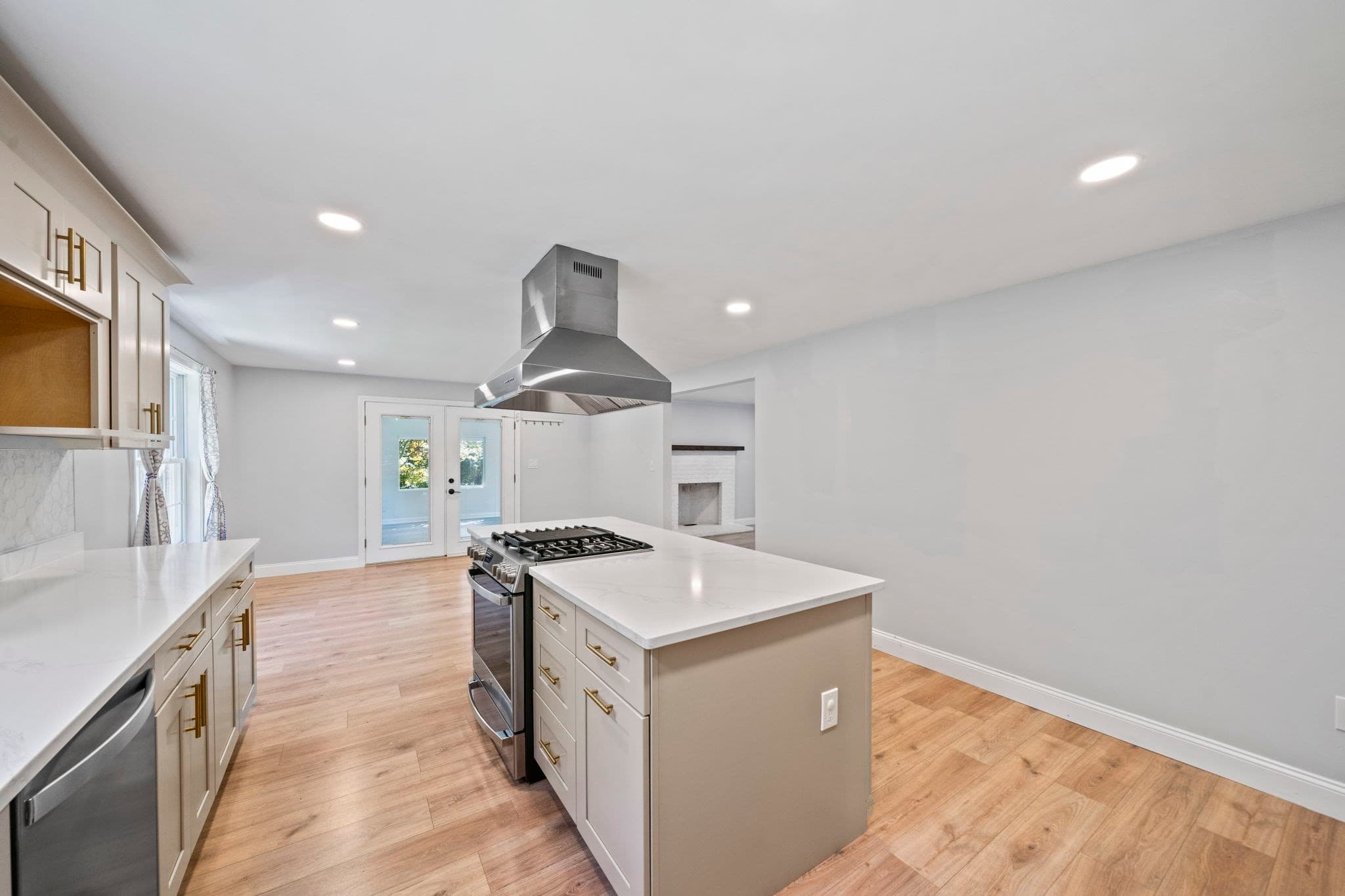 Single Family Residence at 379 West Washington Street, Hanson MA 02341, Hanson, photo 6 of 42