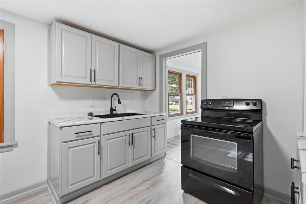 Single Family Residence at 85 Silas St, Springfield MA 01109, Springfield, photo 16 of 21