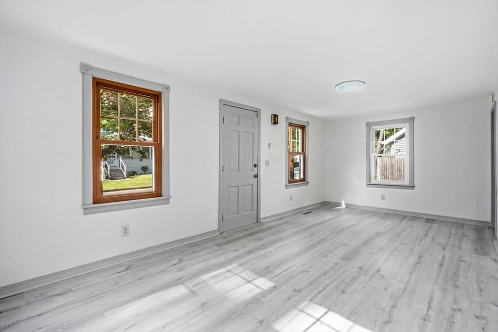 Single Family Residence at 85 Silas St, Springfield MA 01109, Springfield, photo 10 of 21