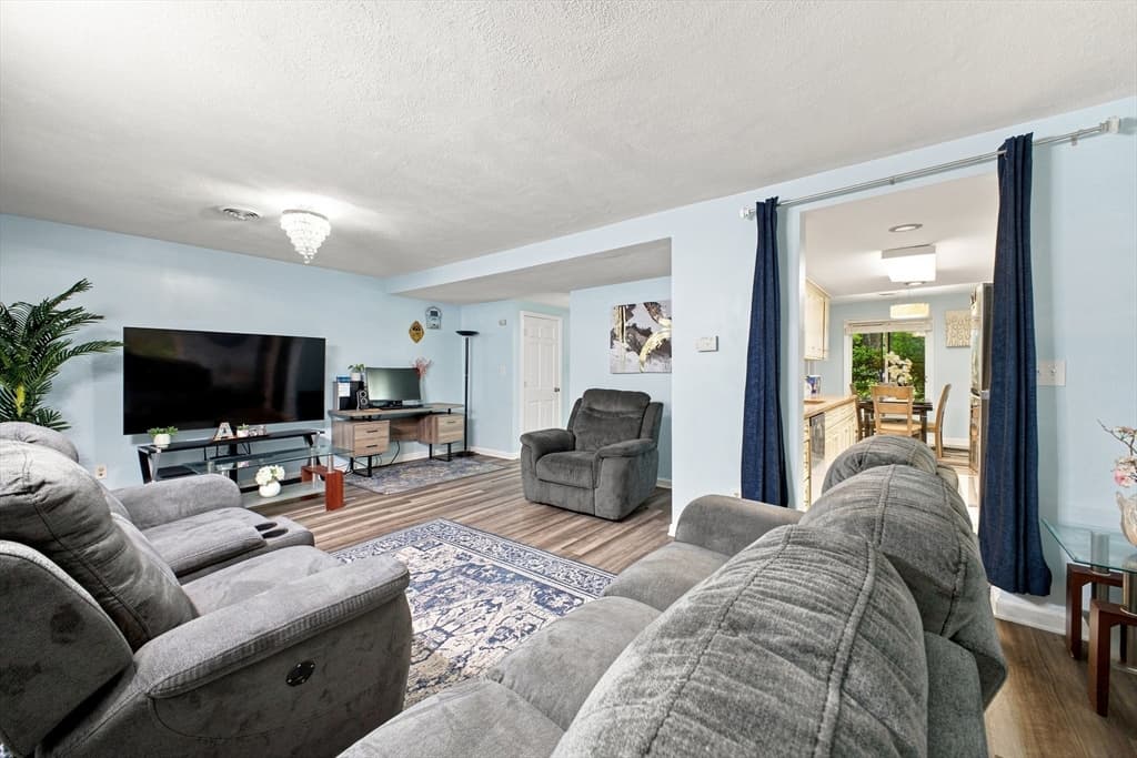 Condominium at 95 Commons Dr # 107, Shrewsbury MA 01545, Shrewsbury, photo 6 of 39