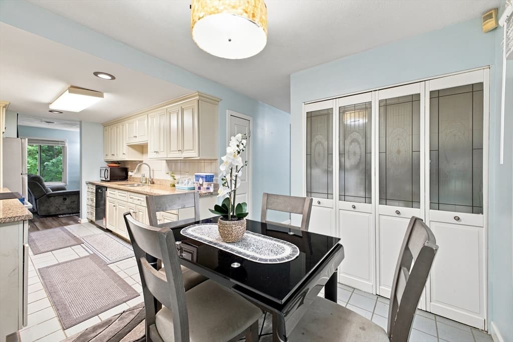 Condominium at 95 Commons Dr # 107, Shrewsbury MA 01545, Shrewsbury, photo 8 of 39