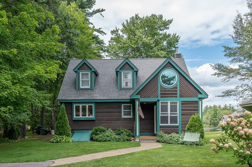 5 Abenaki St, Hubbardston MA 01452
