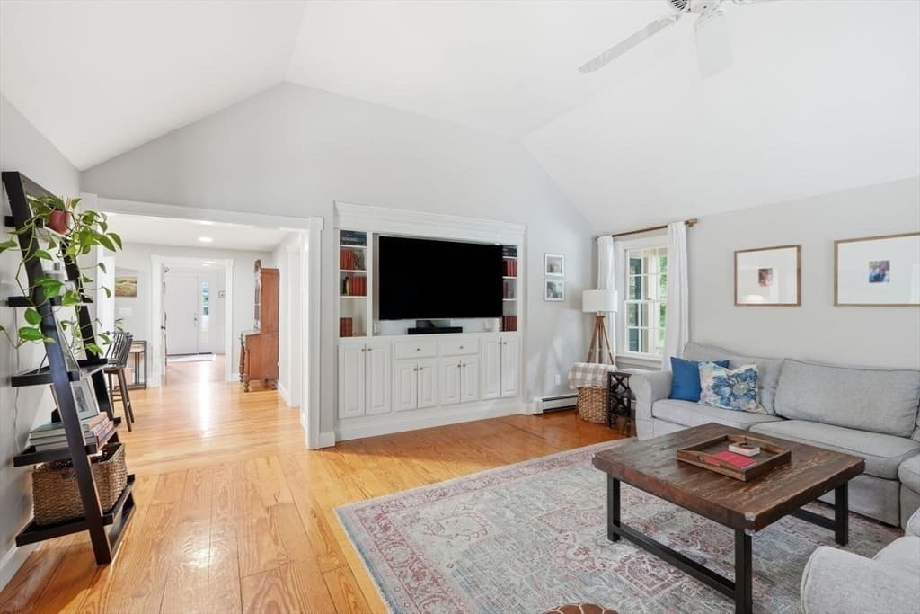 Single Family Residence at 351 Old Farm Road, Hanover MA 02339, Hanover, photo 9 of 39