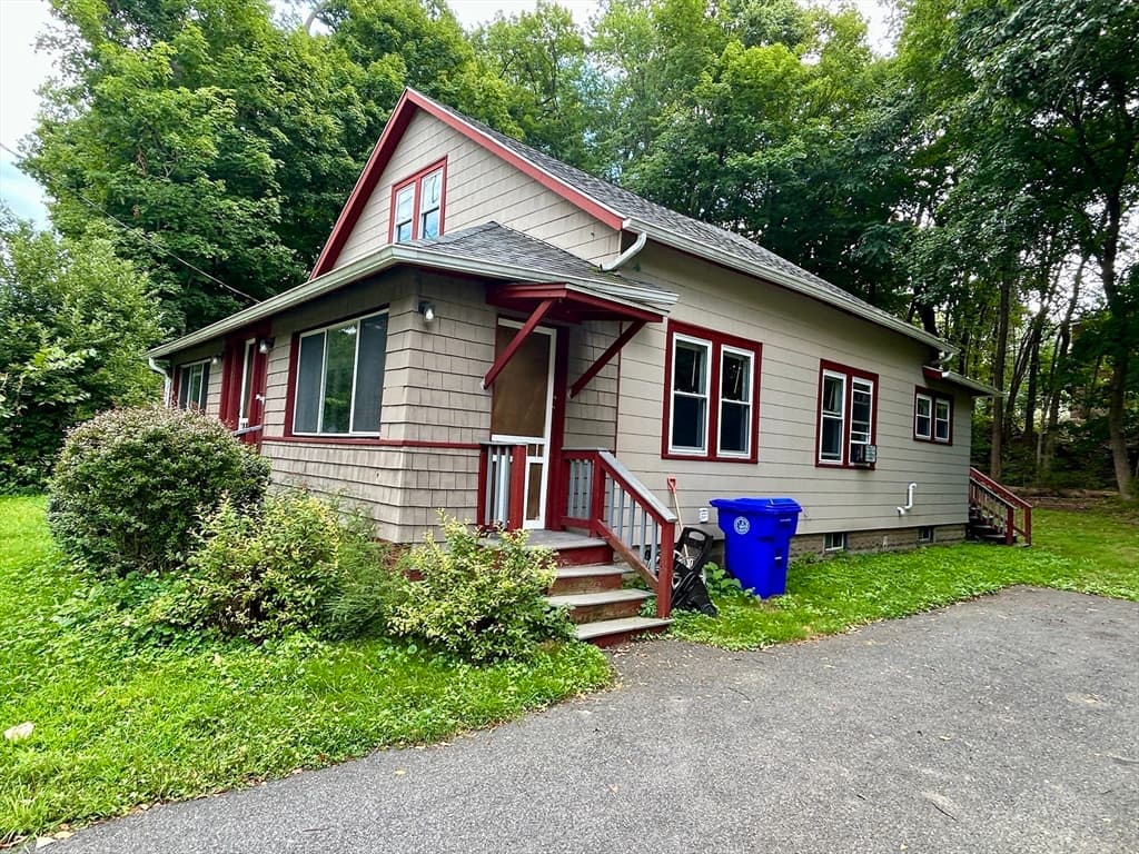 Single Family Residence at 410 Silver St, Greenfield MA 01301, Greenfield, photo 2 of 27