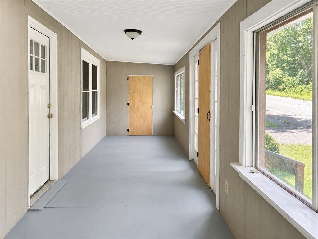 Single Family Residence at 410 Silver St, Greenfield MA 01301, Greenfield, photo 7 of 27