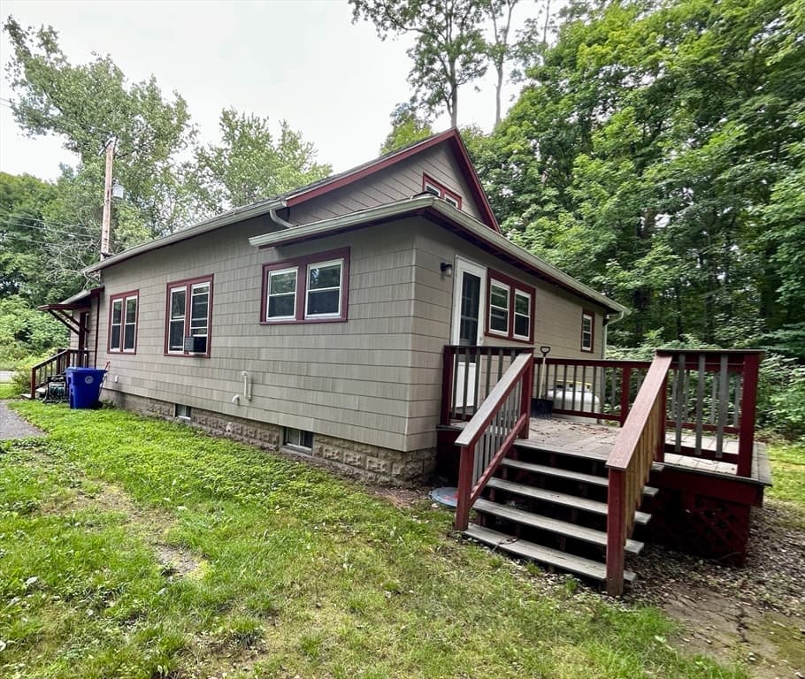 Single Family Residence at 410 Silver St, Greenfield MA 01301, Greenfield, photo 3 of 27