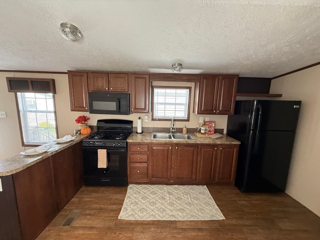 Mobile Home at 151 Hartford Tpke # 20, Shrewsbury MA 01545, Shrewsbury, photo 6 of 15