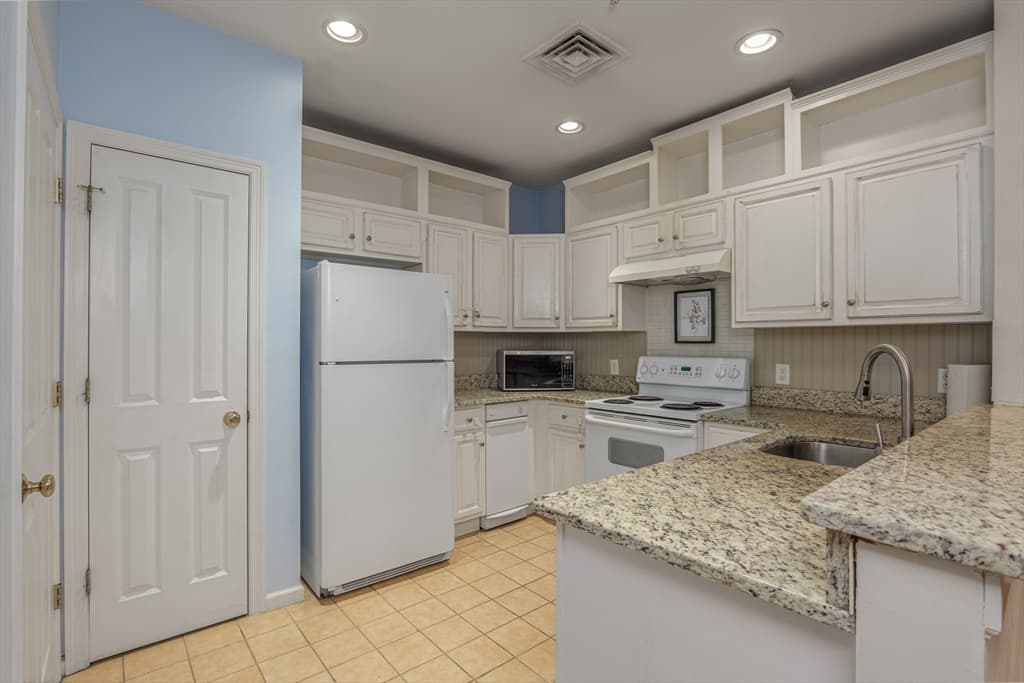Condominium at 172 Haverhill St # 219, Andover MA 01810, Andover, photo 4 of 29