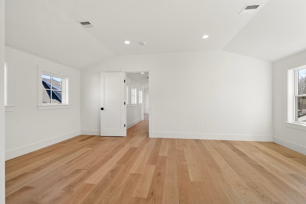Single Family Residence at 64 Country Farm Road, Framingham MA 01701, Framingham, photo 7 of 13