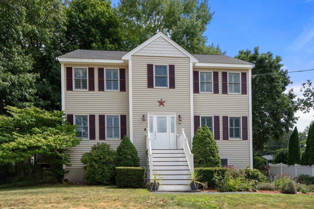 15 Island Road, Lynnfield MA 01940