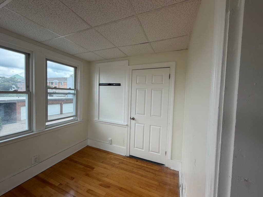 3 Family at 6 Dorchester St, Worcester MA 01610, Worcester, photo 10 of 24