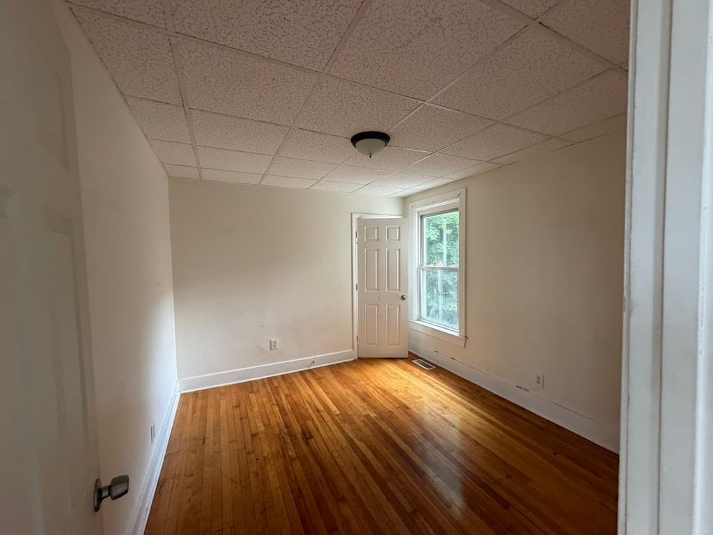 3 Family at 6 Dorchester St, Worcester MA 01610, Worcester, photo 8 of 24