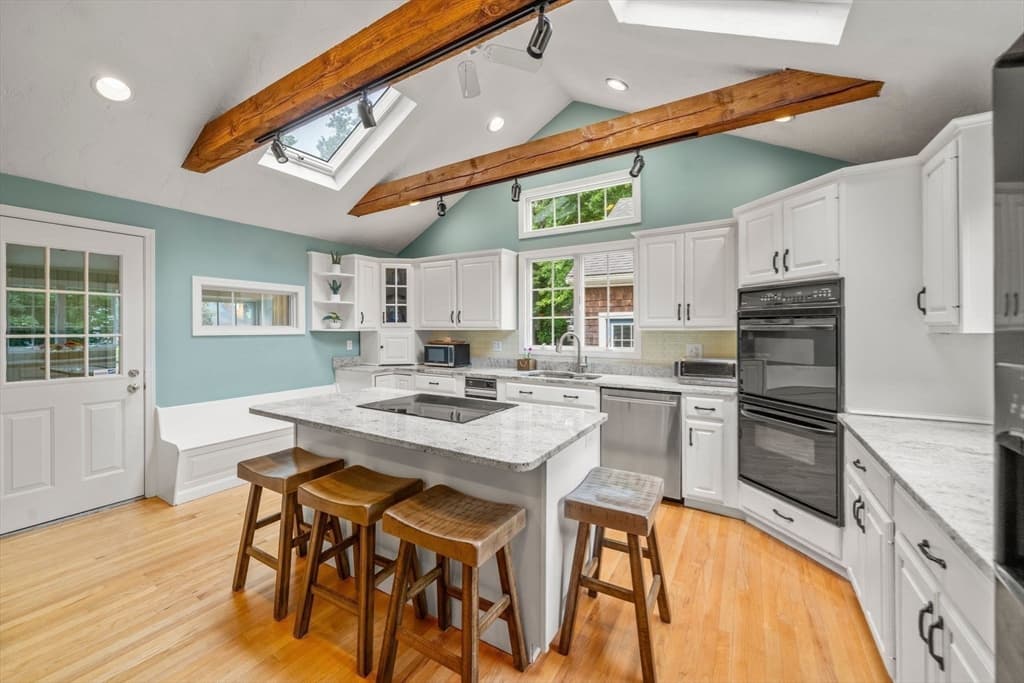 Single Family Residence at 2 Silver Lake Dr, Kingston MA 02364, Kingston, photo 4 of 31