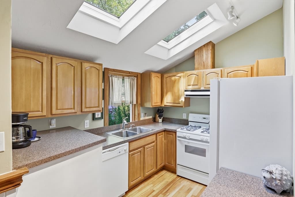 Single Family Residence at 3 Benjamin Road, Shirley MA 01464, Shirley, photo 13 of 40