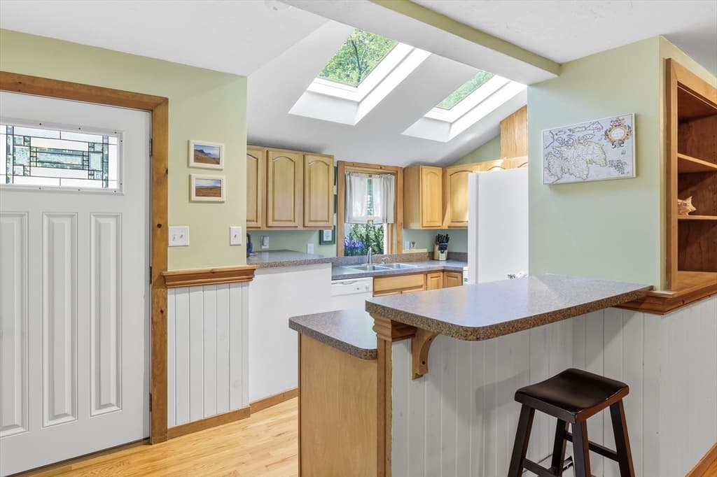 Single Family Residence at 3 Benjamin Road, Shirley MA 01464, Shirley, photo 12 of 40