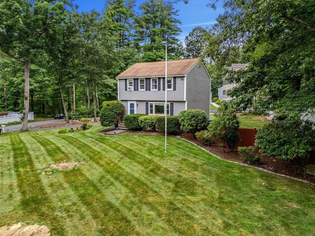 Single Family Residence at 82 Keystone Ln, Billerica MA 01821, Billerica, photo 2 of 31