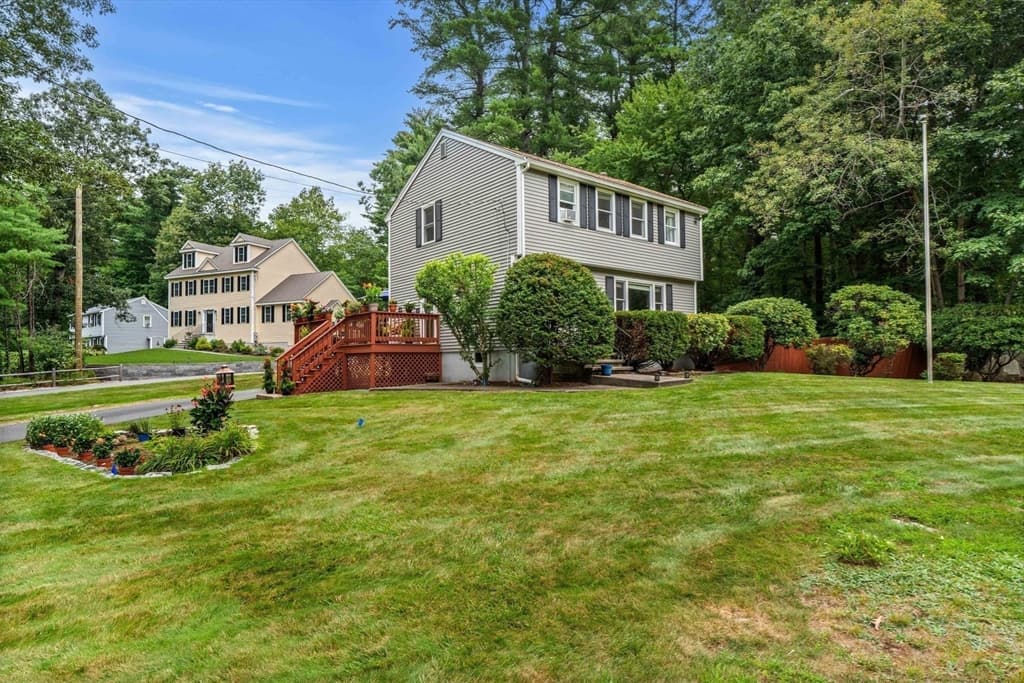 Single Family Residence at 82 Keystone Ln, Billerica MA 01821, Billerica, photo 3 of 31