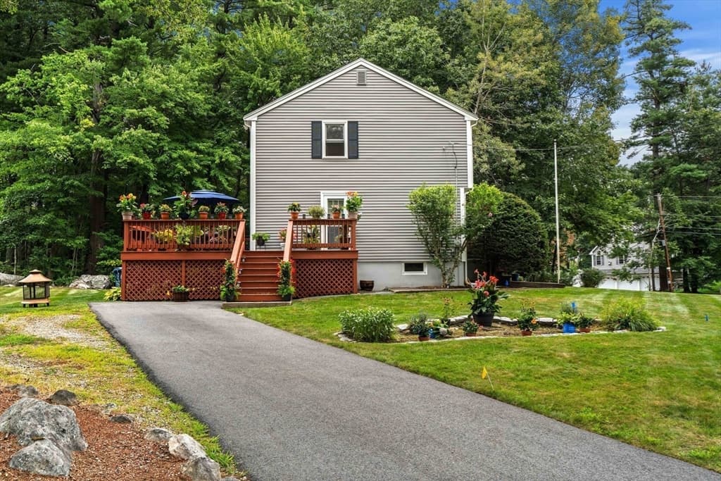 Single Family Residence at 82 Keystone Ln, Billerica MA 01821, Billerica, photo 4 of 31