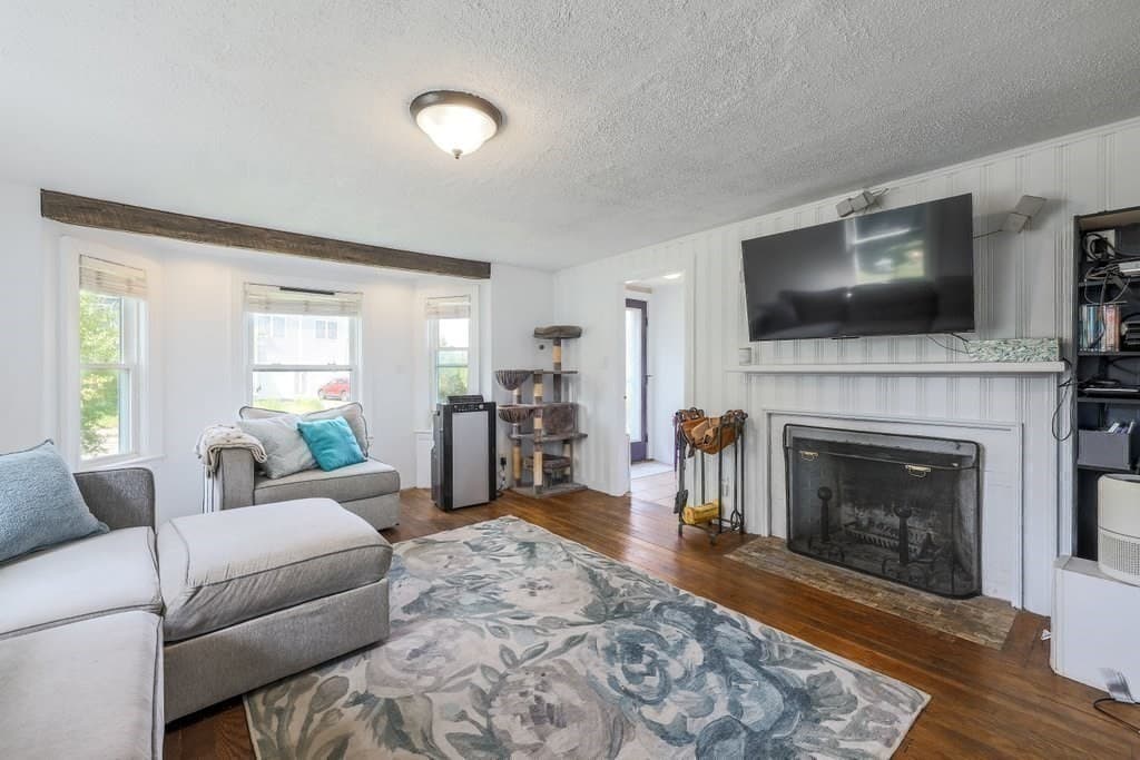 Single Family Residence at 38 Fay Rd, Framingham MA 01702, Framingham, photo 13 of 30