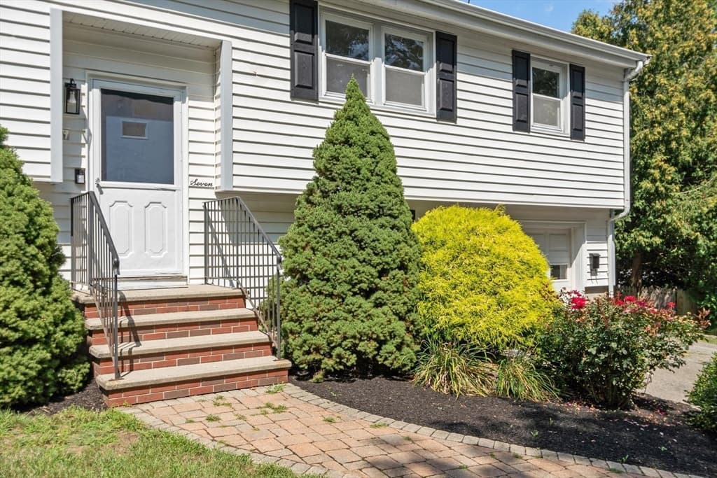 Single Family Residence at 7 Locust Street, Reading MA 01867, Reading, photo 4 of 40