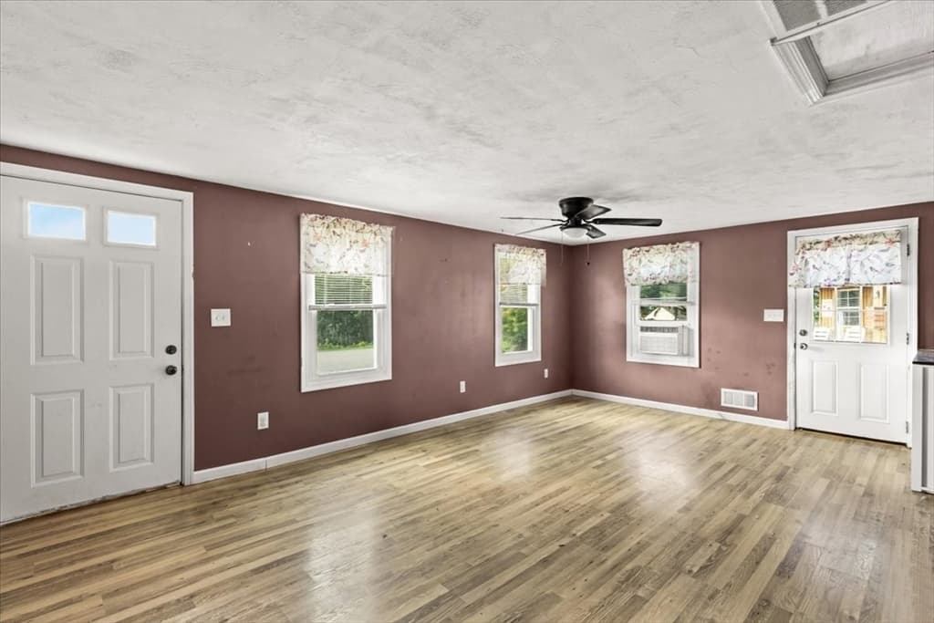 Single Family Residence at 28 Sunset Blvd, Wareham MA 02538, Wareham, photo 4 of 21