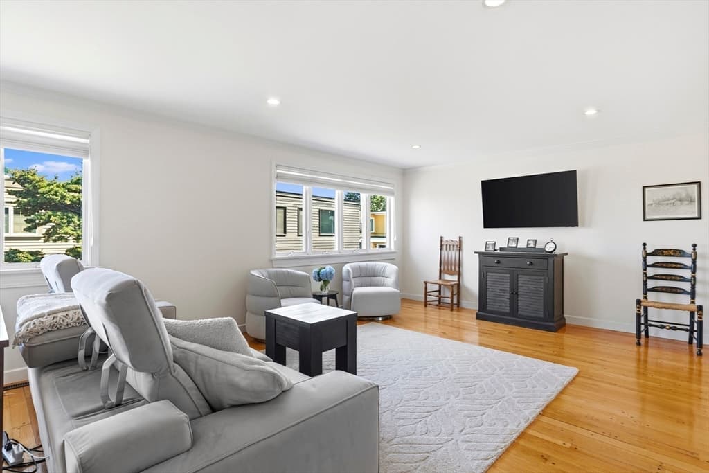 Single Family Residence at 2 Mariners Ln, Marblehead MA 01945, Marblehead, photo 13 of 28