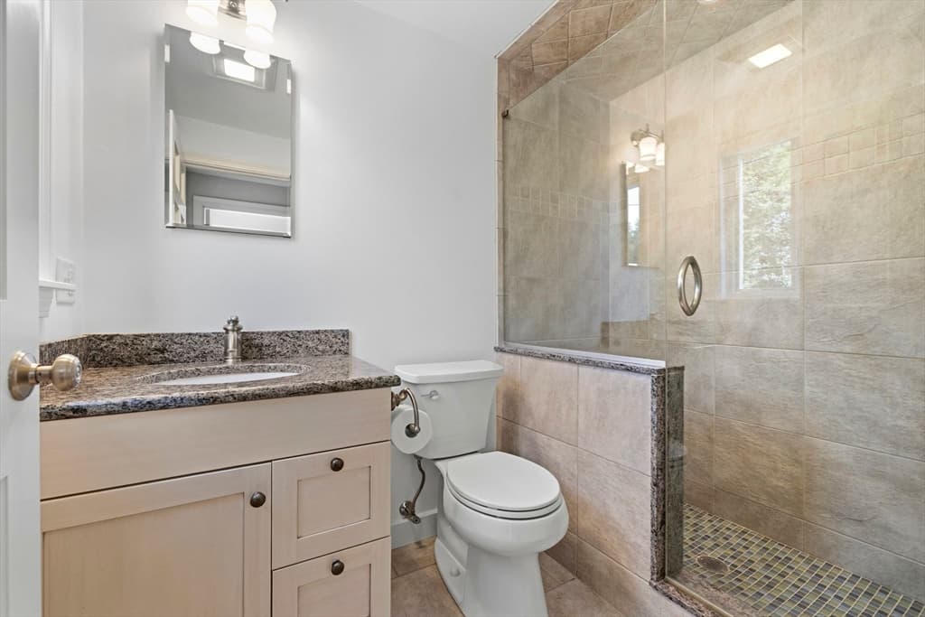 Single Family Residence at 2 Mariners Ln, Marblehead MA 01945, Marblehead, photo 21 of 28