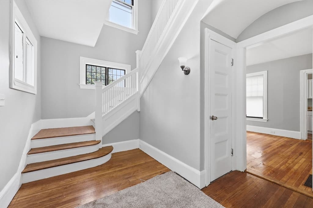 Single Family Residence at 43 Cornell St, Springfield MA 01109, Springfield, photo 2 of 27