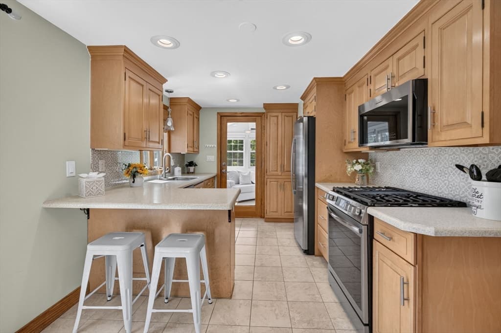 Single Family Residence at 3 Wormstead St, Saugus MA 01906, Saugus, photo 8 of 40