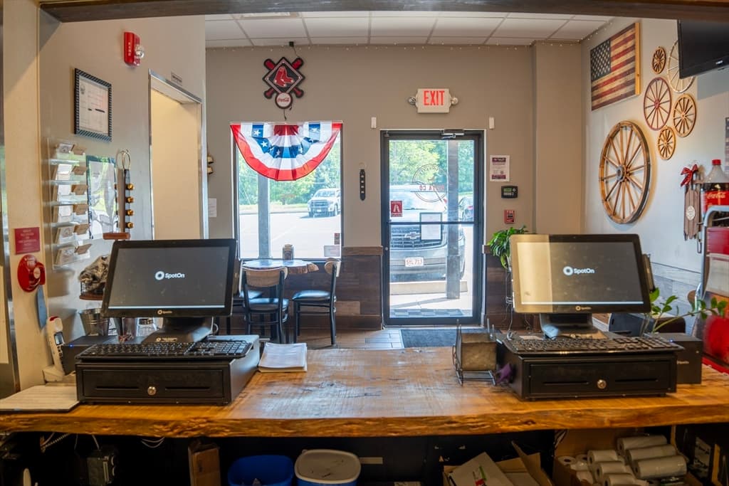 1 Confidential Dr, Belchertown MA 01007