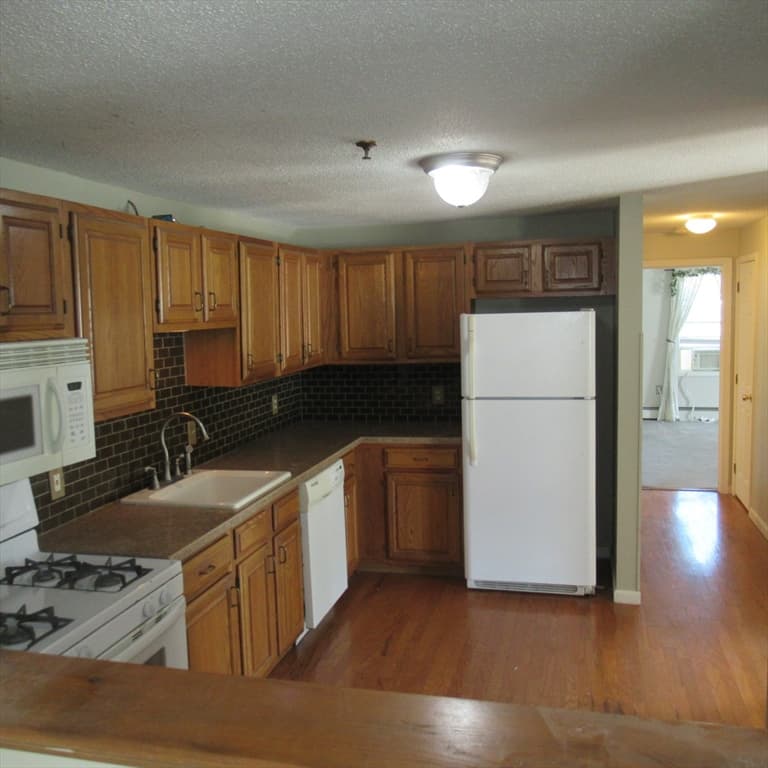 Condominium at 14 Lantern Lane # 7, Dracut MA 01826, Dracut, photo 6 of 20