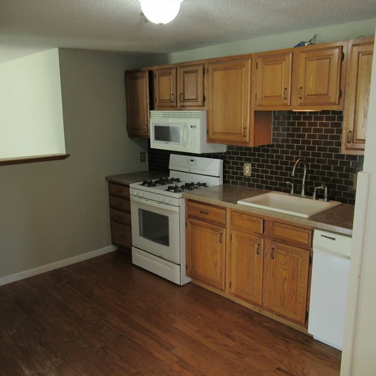 Condominium at 14 Lantern Lane # 7, Dracut MA 01826, Dracut, photo 5 of 20