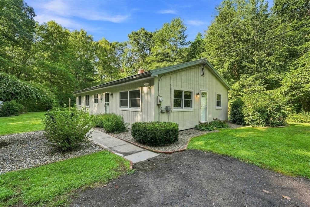 Single Family Residence at 55 North St, Belchertown MA 01007, Belchertown, photo 2 of 37